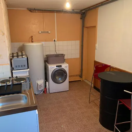 Logement, Ideal Famille, Amis, Y Est !