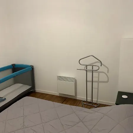 Logement, Ideal Famille, Amis, Y Est ! *